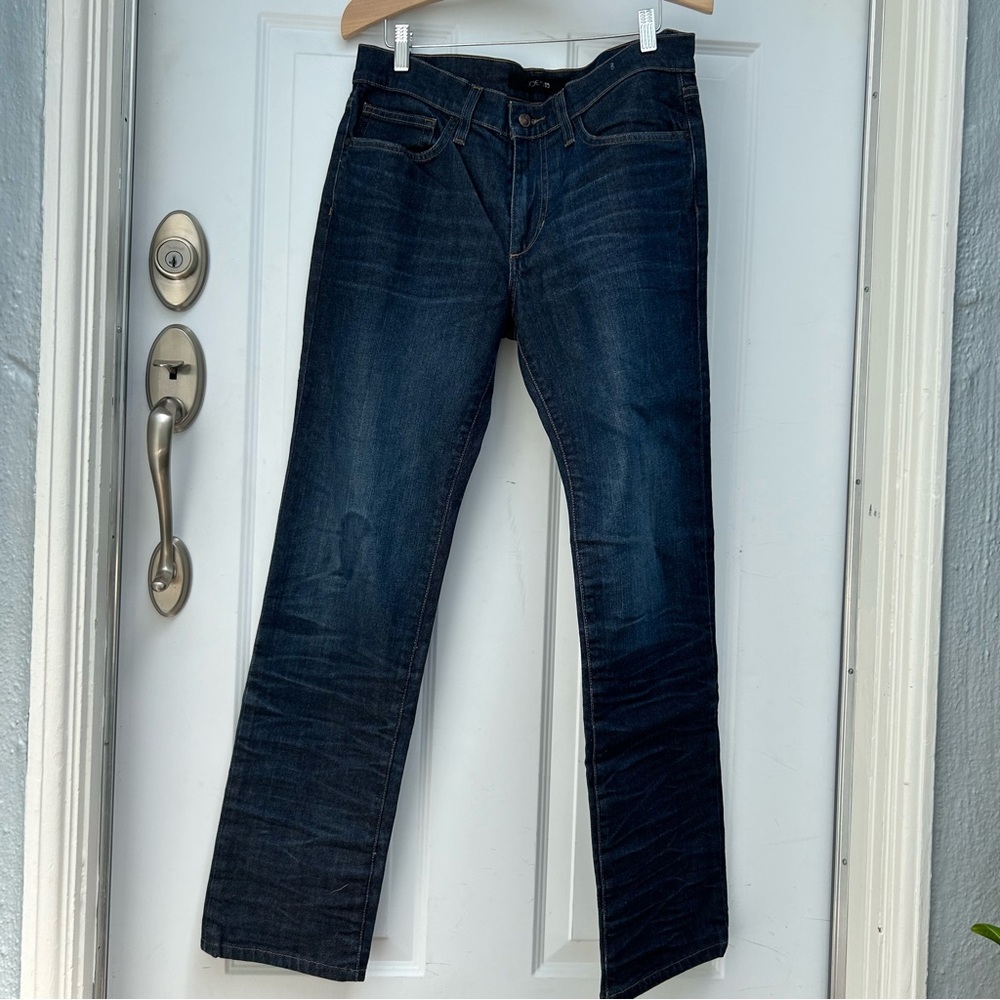 Joe’s Jeans Straight + Narrow fit